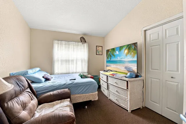 Residence photo 15