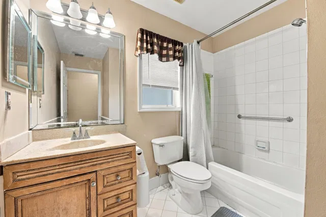 Residence photo 17