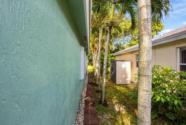 Residence photo 22
