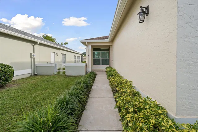 Residence photo 3