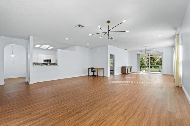 Residence photo 8