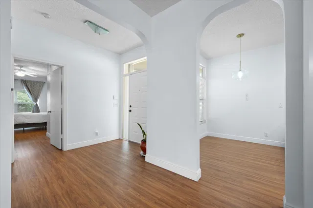 Residence photo 12