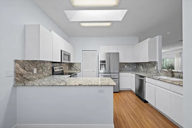 Residence photo 16