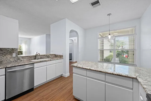 Residence photo 18