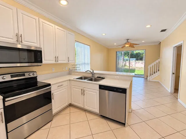 Residence photo 6