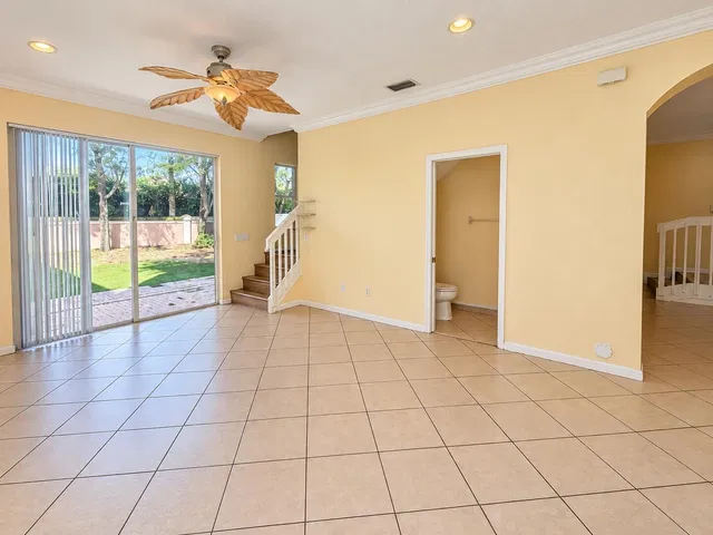 Residence photo 7