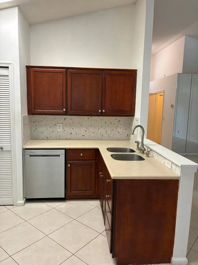 Residence photo 16