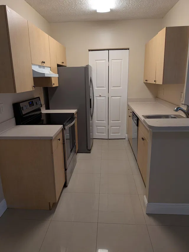 Unit 208 photo 3