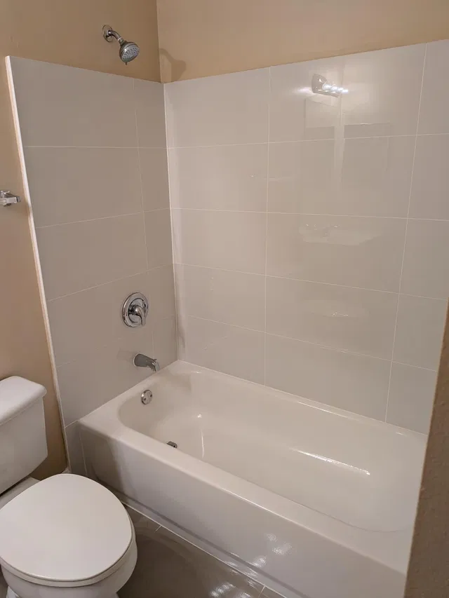 Unit 208 photo 6