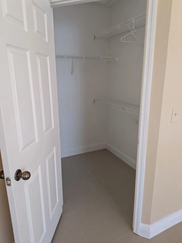 Unit 208 photo 9