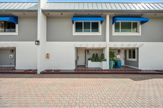 Residence photo 2