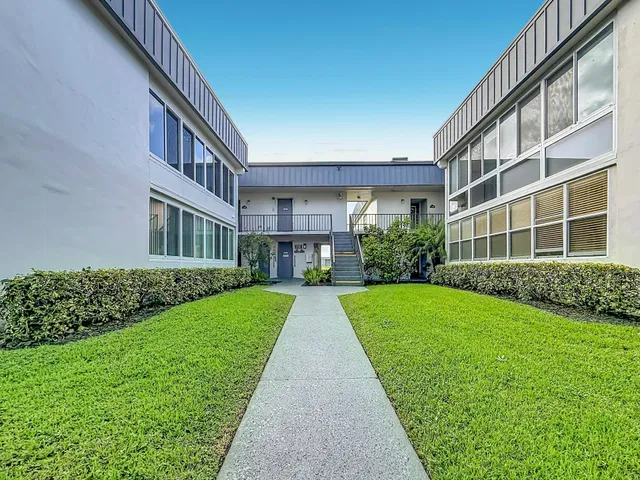 Residence photo 6