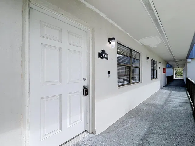 Residence photo 8