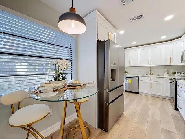 Residence photo 24