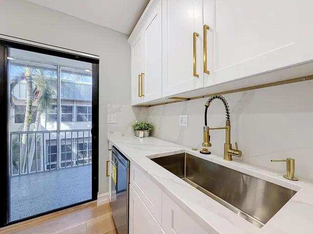 Residence photo 39