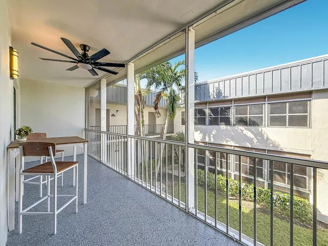 Residence photo 63