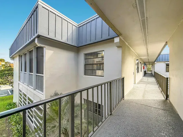 Residence photo 68