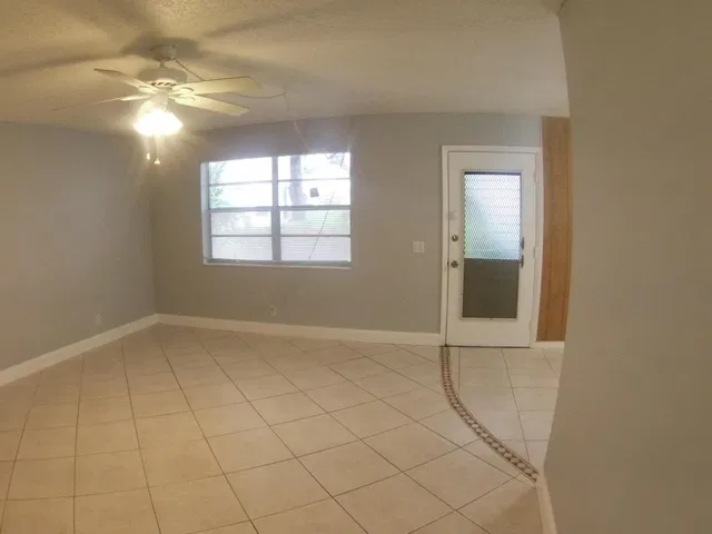 Residence photo 6