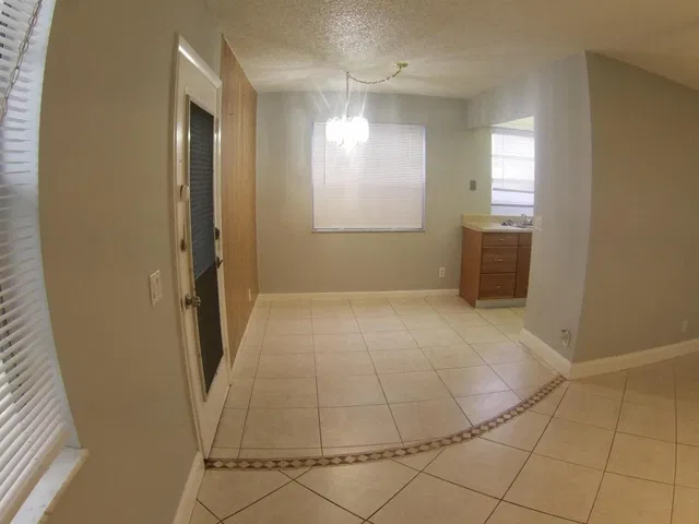 Residence photo 8