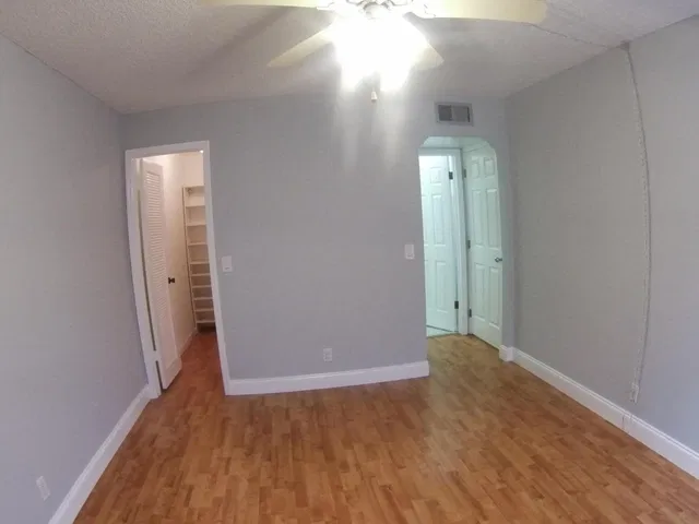 Residence photo 25