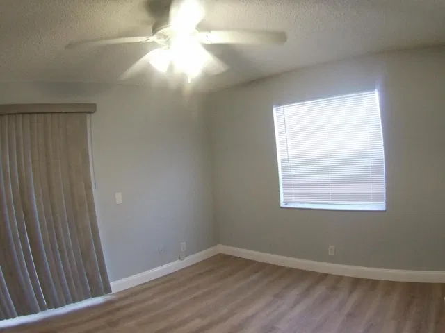 Residence photo 32