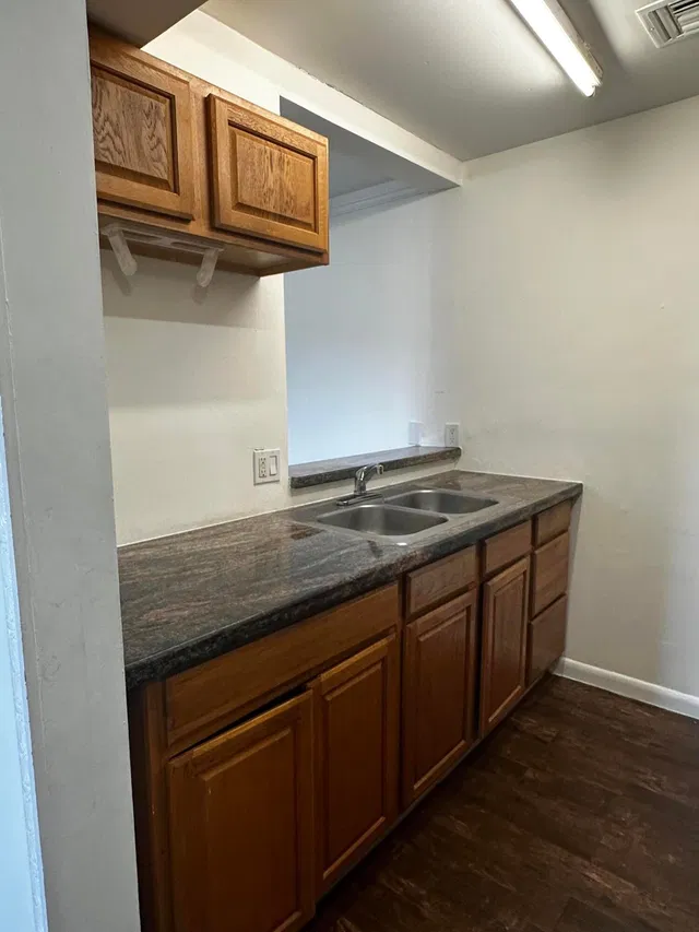 Unit 204 photo 2