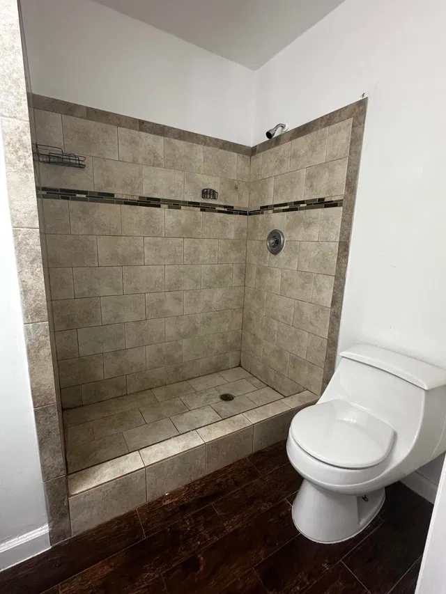 Unit 204 photo 9