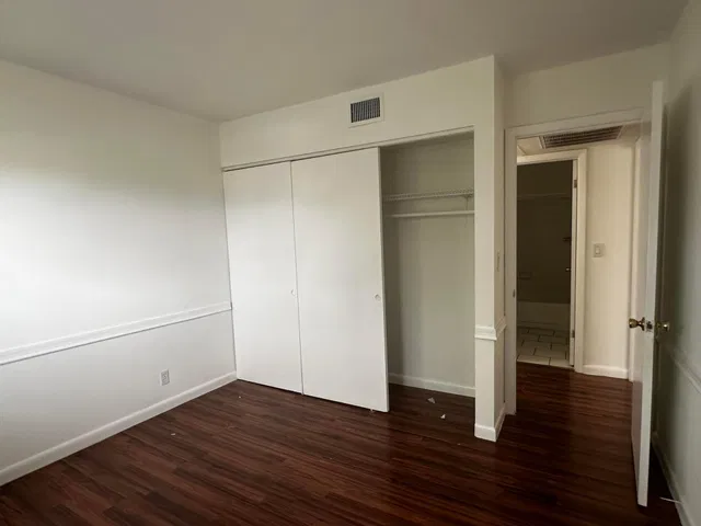 Unit 204 photo 10