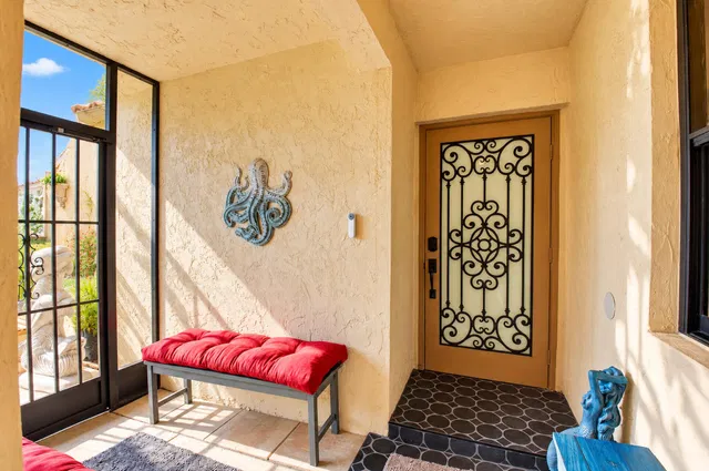 Residence photo 3