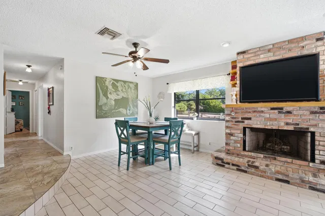  Residence photo 6