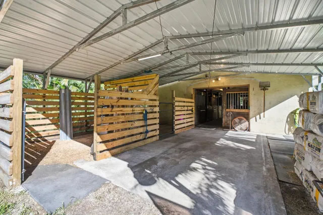  Residence photo 26