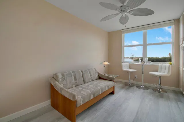  Unit 411 photo 29