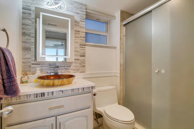  Unit 411 photo 34