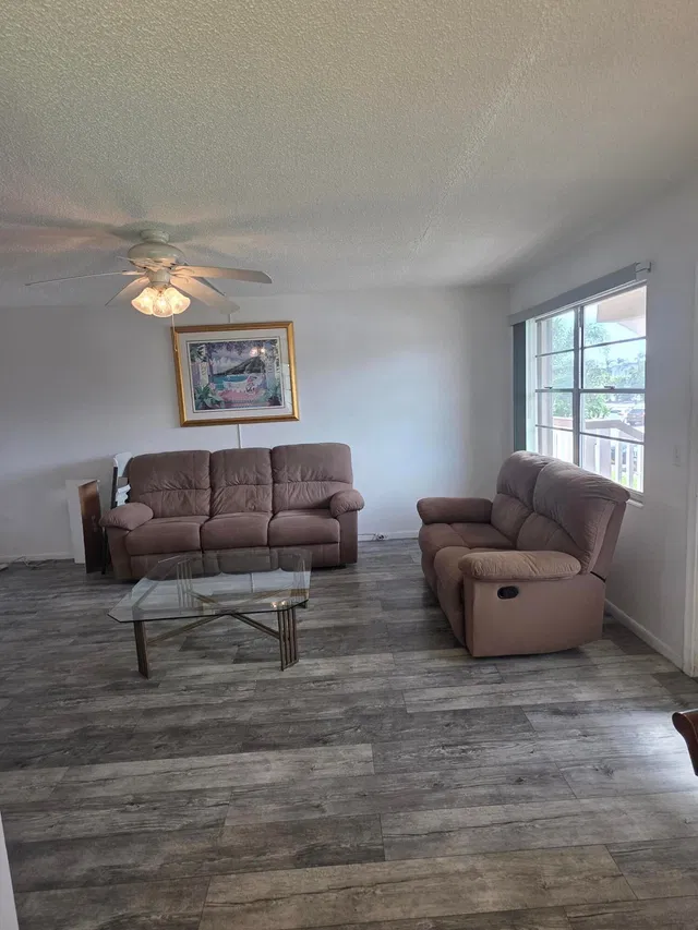  Residence photo 4