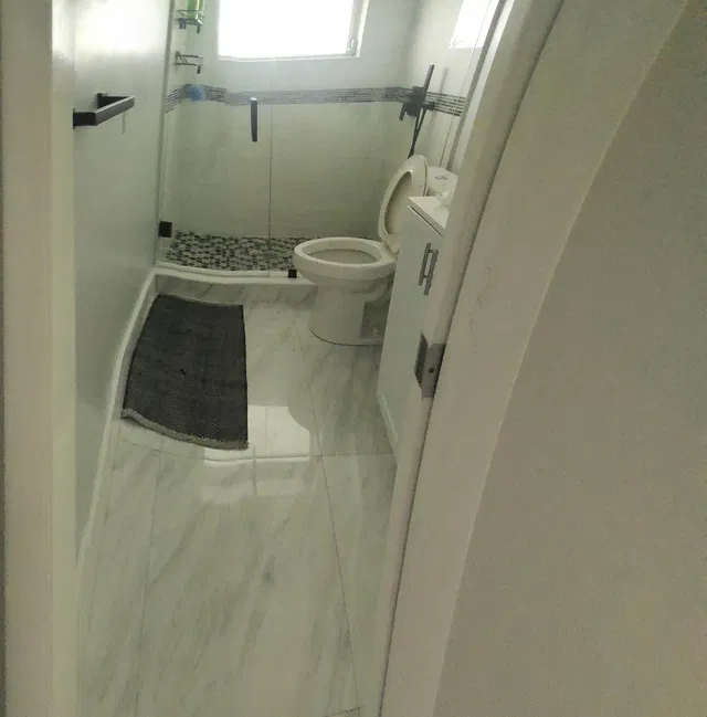 Unit H photo 2