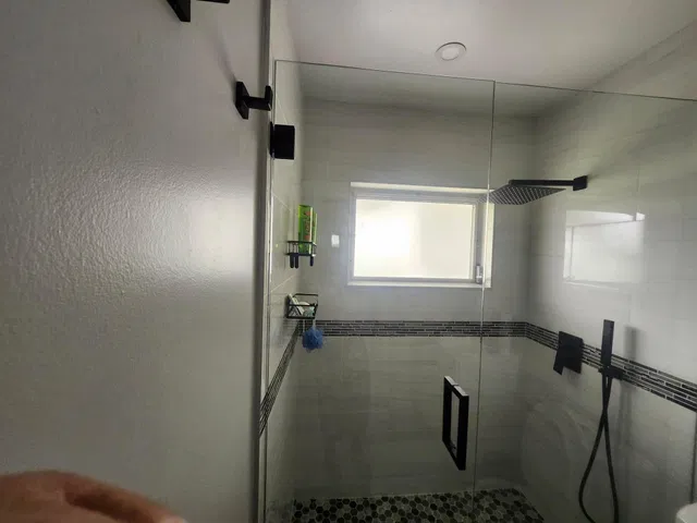 Unit H photo 3