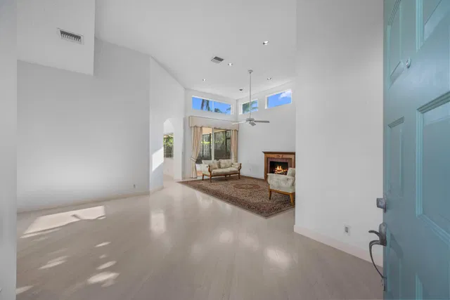  Residence photo 11