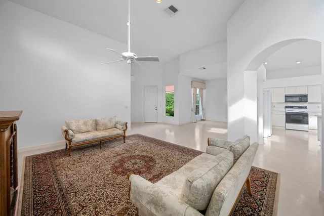  Residence photo 17