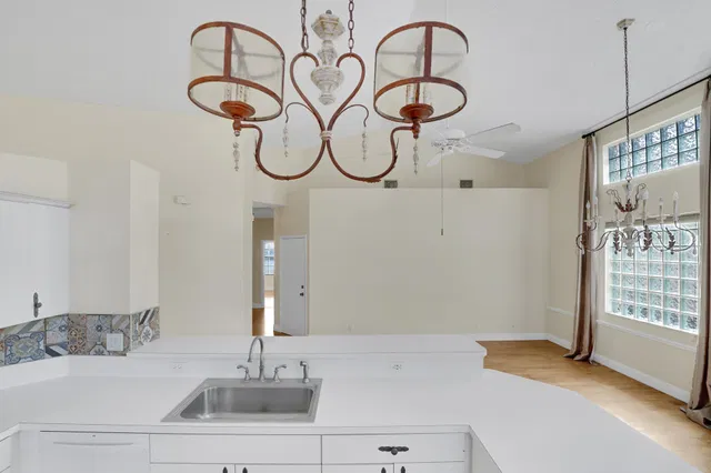  Residence photo 20