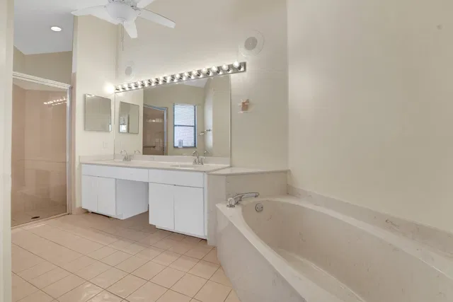  Residence photo 36