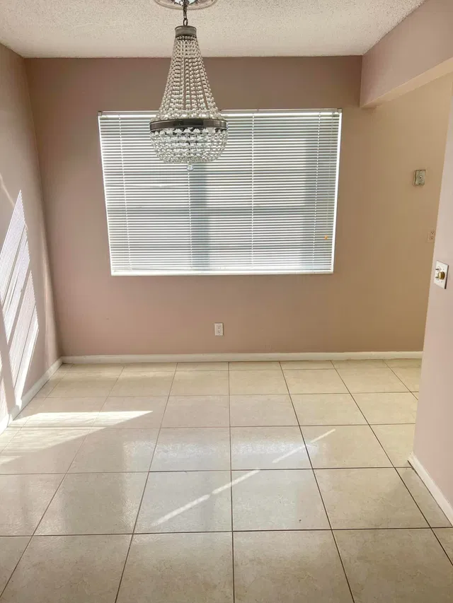  Residence photo 9
