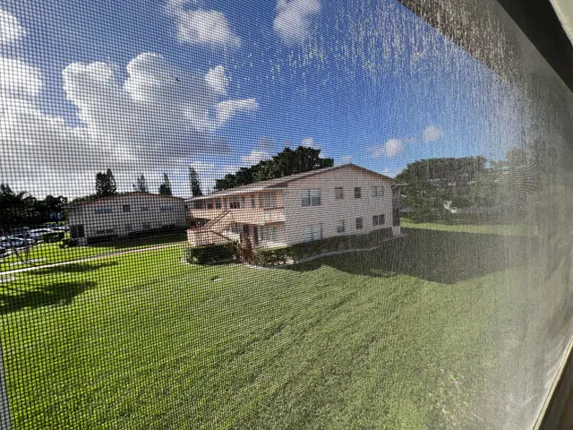  Residence photo 30
