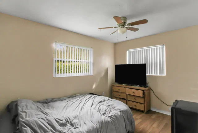  Residence photo 4