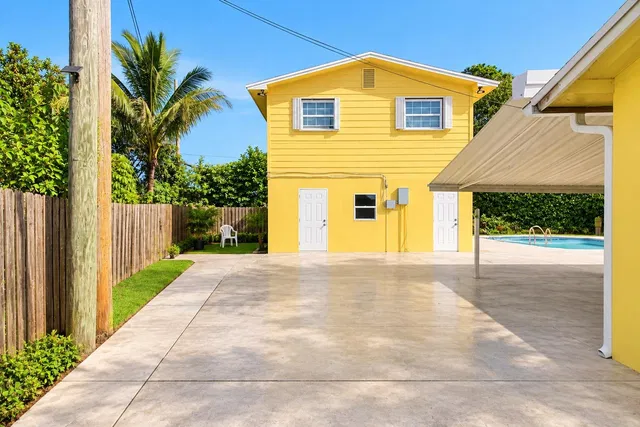  Residence photo 9