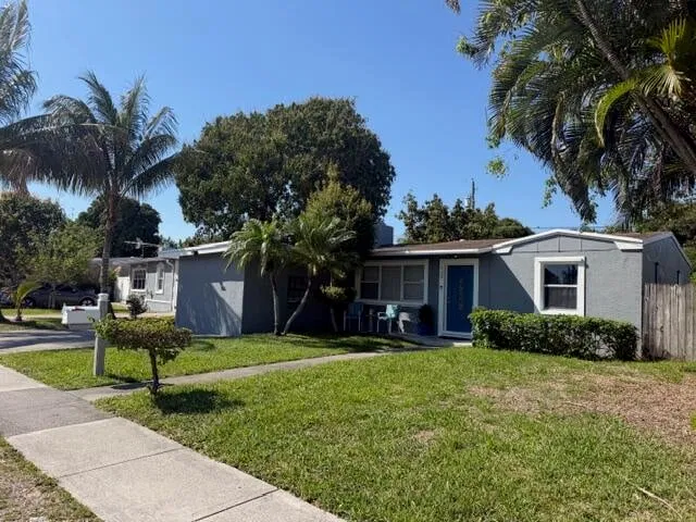Residence photo 3