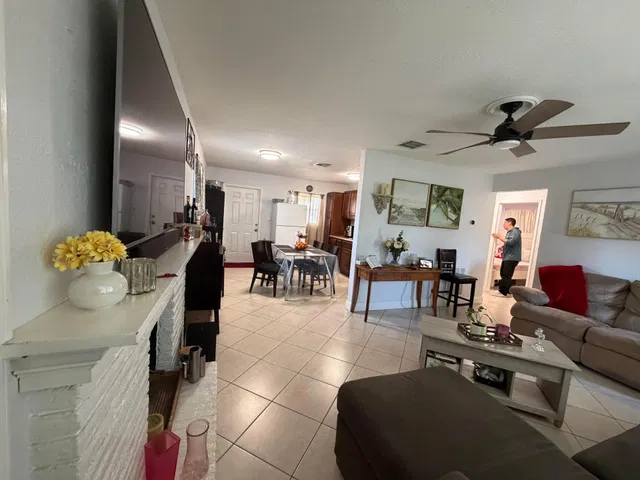 Residence photo 10