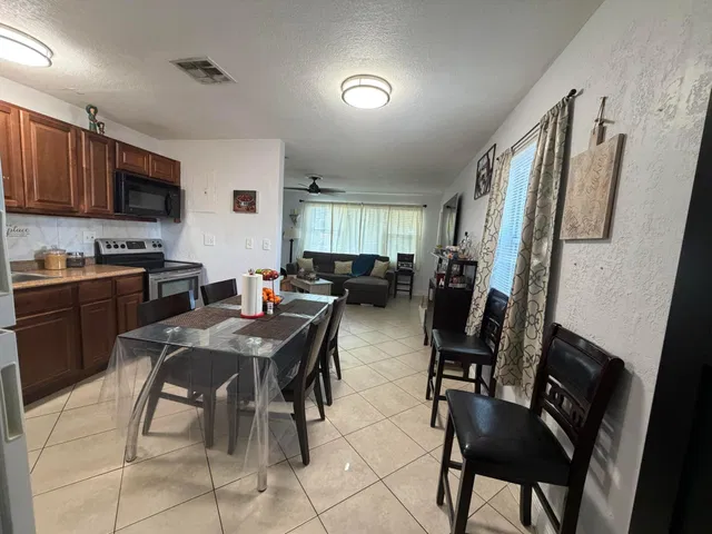 Residence photo 12