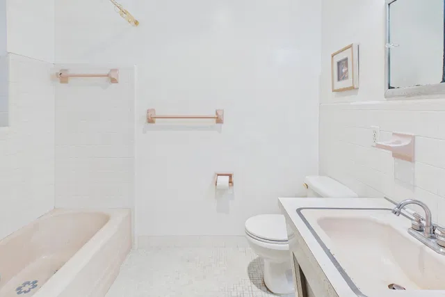 Unit 20 photo 8