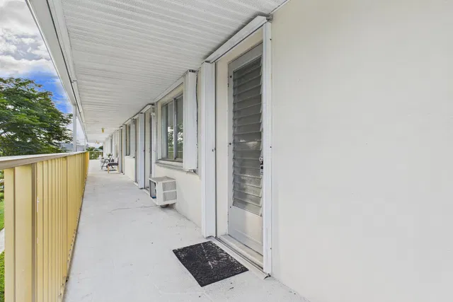 Unit 20 photo 13