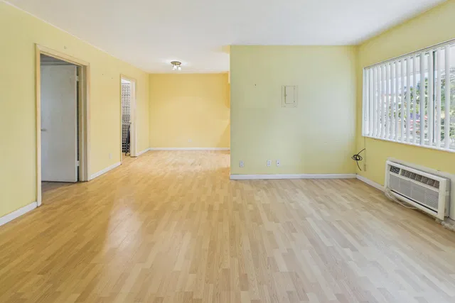 Unit 20 photo 18